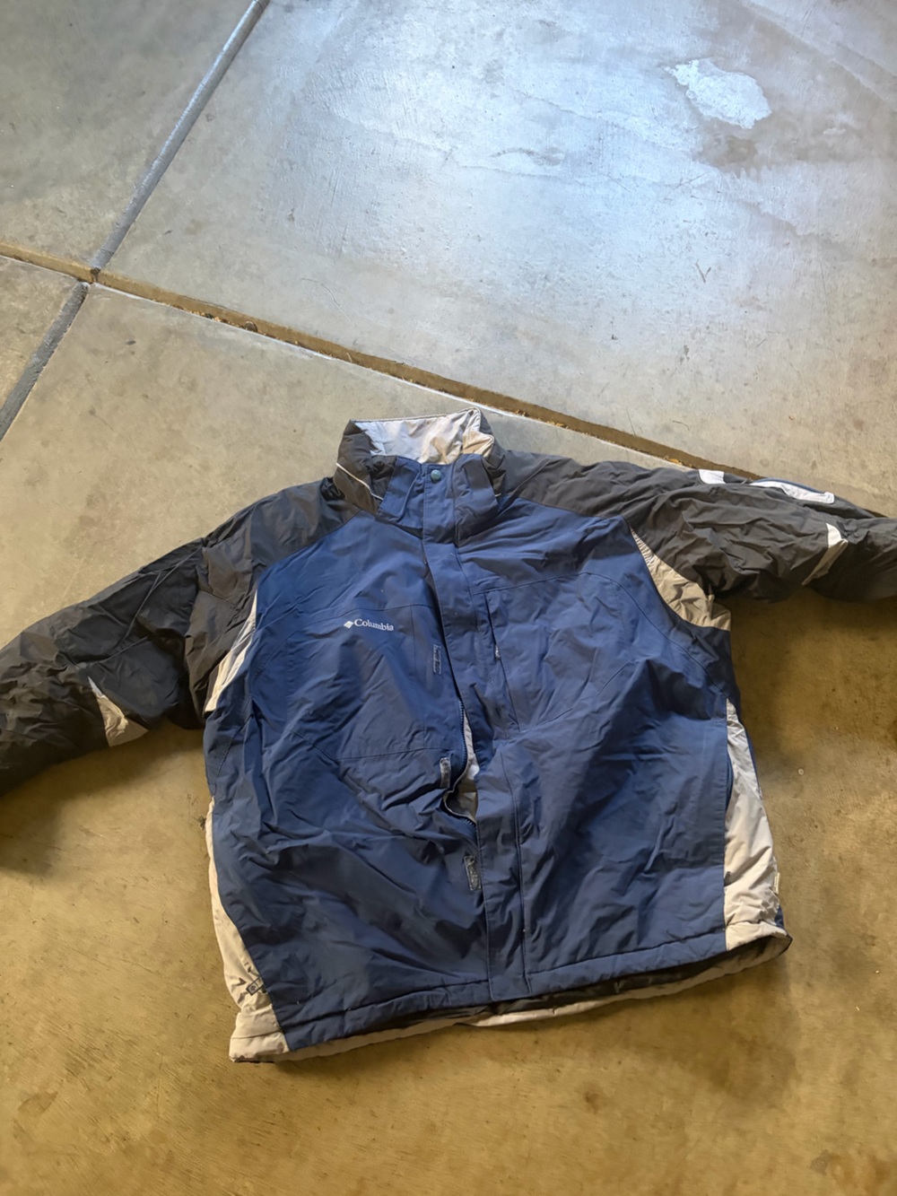 Columbia Men’s Blue and Gray Ski/Snowboard Jacket